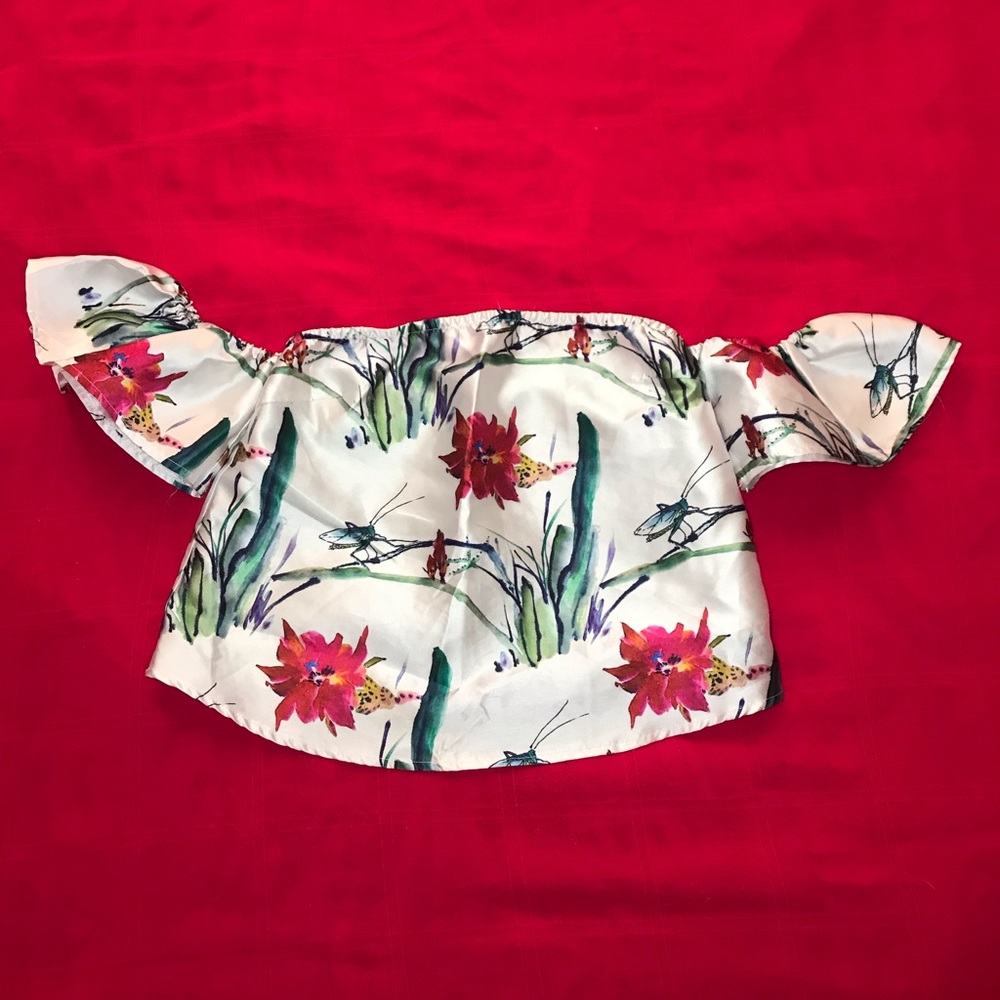 💐🌸Off the shoulder top💐🌸